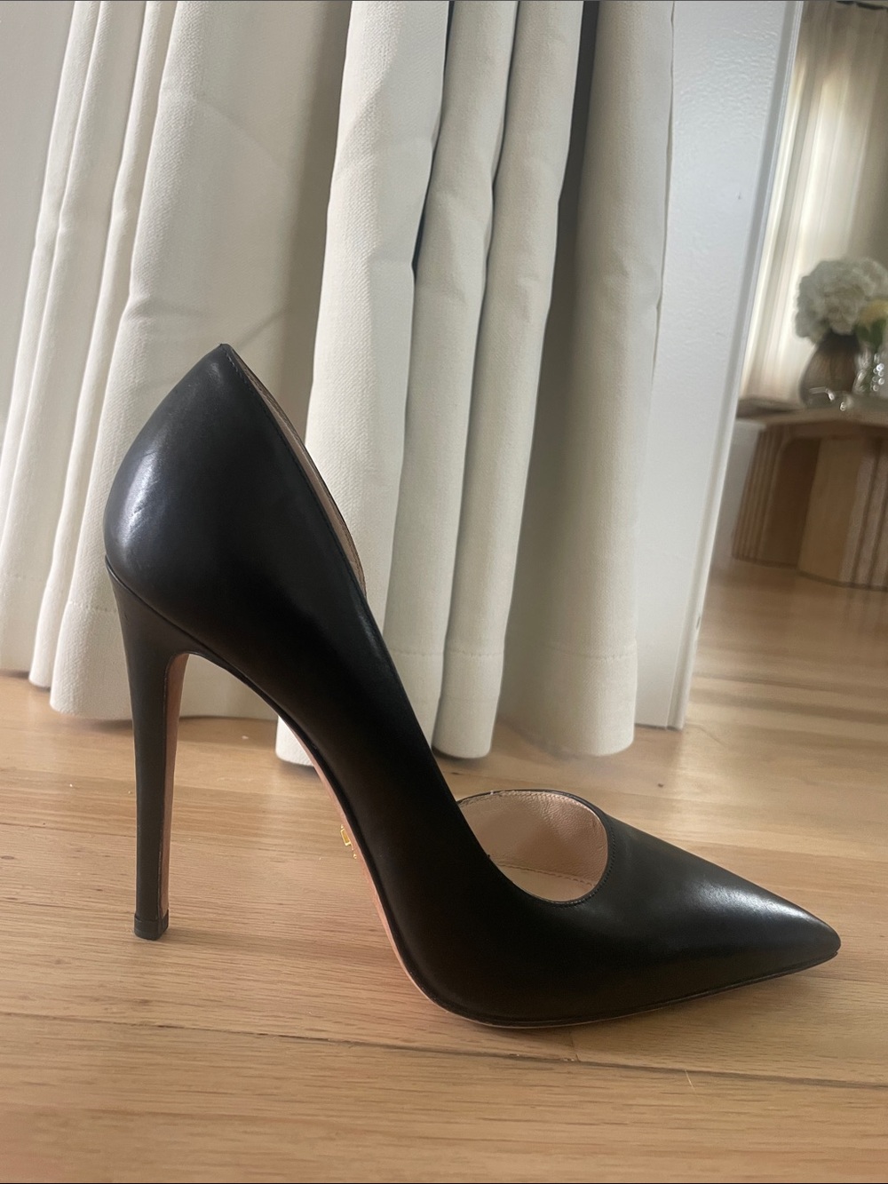 Prada Pumps 36.5 US Leather Black
Pointed Toe Stiletto Heel- Authentic - Picture 3 of 8